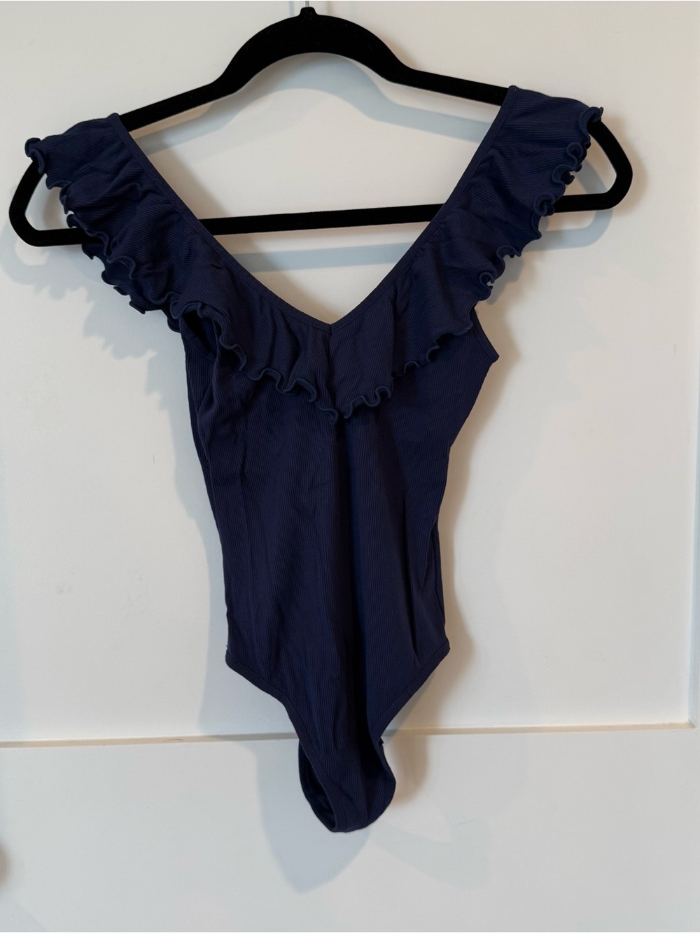 Ruffled V-Neck ribbed bodysuit - Navy